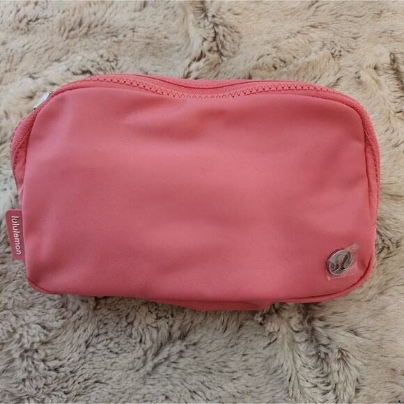 LULULEMON NEW EVERYWHERE ORANGE BELT BAG - Picture 5 of 5